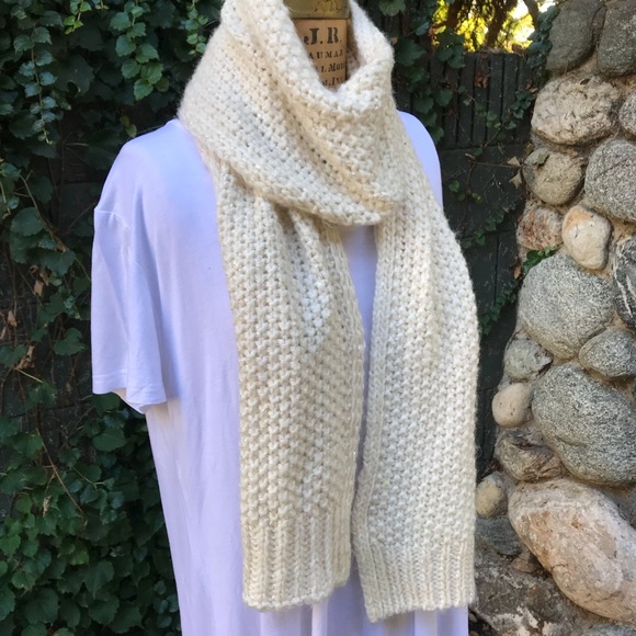 Sequined Knit Scarf - Picture 5 of 7